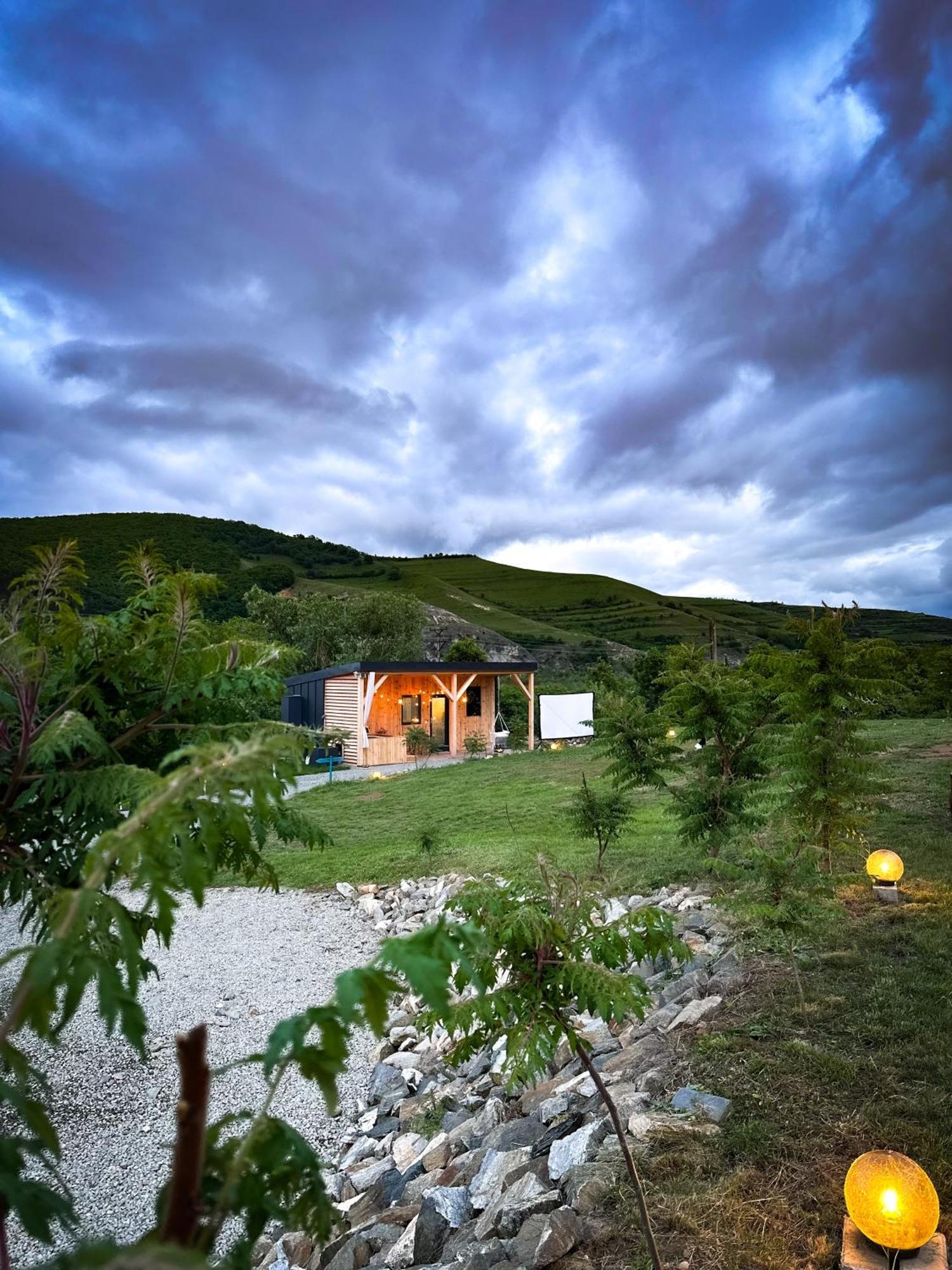 Kubiq Transalpina Villa Petresti Dış mekan fotoğraf