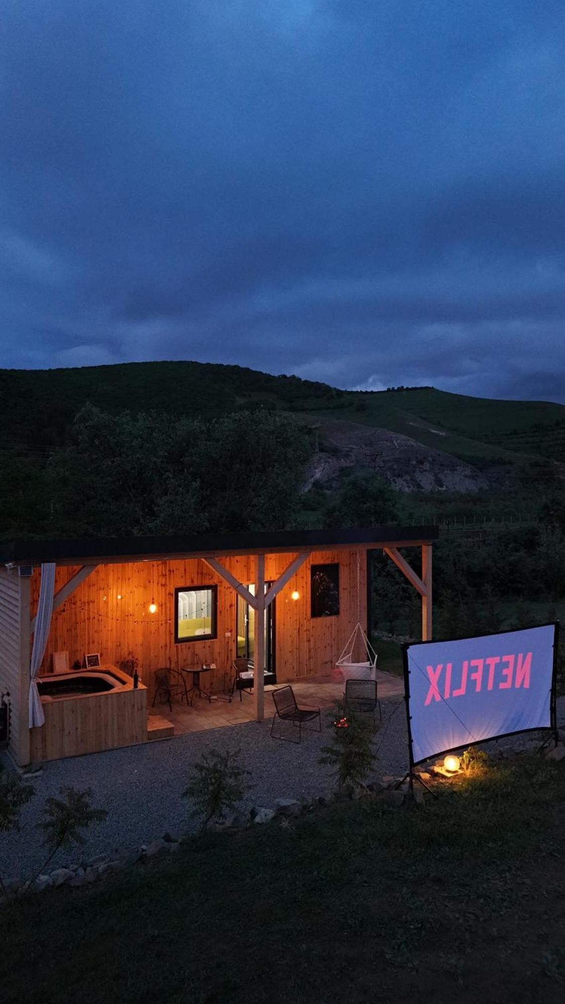 Kubiq Transalpina Villa Petresti Dış mekan fotoğraf